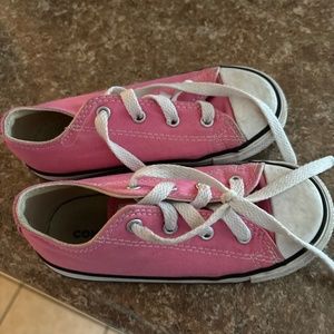 Little girls converse size 10